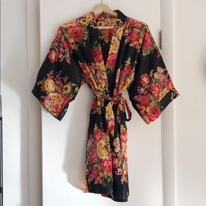 Black Floral Silk Robe / Kimono Size Small